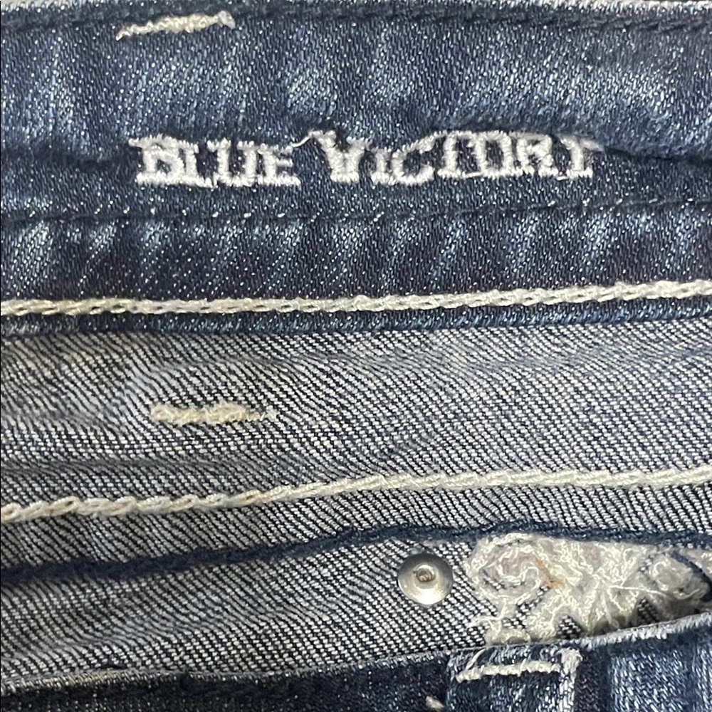 Cowgirl Tuff Women's Blue Victory Denim Jeans. Good Condition. Size 30. - Picture 12 of 15